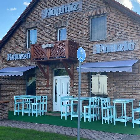 Bed and Breakfast Naphaz Panzio Tiszafüred Exteriér fotografie