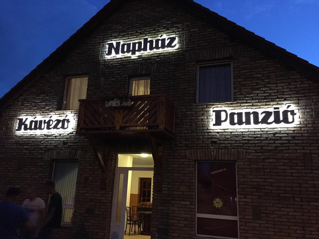 Bed and Breakfast Naphaz Panzio Tiszafüred Exteriér fotografie